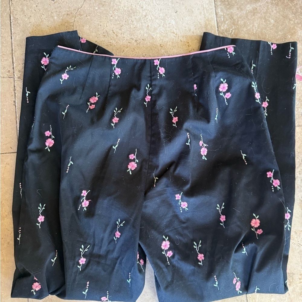 Island Republic, ladies, size 6, cotton pants, exc condition, black/ pink roses - Picture 9 of 14